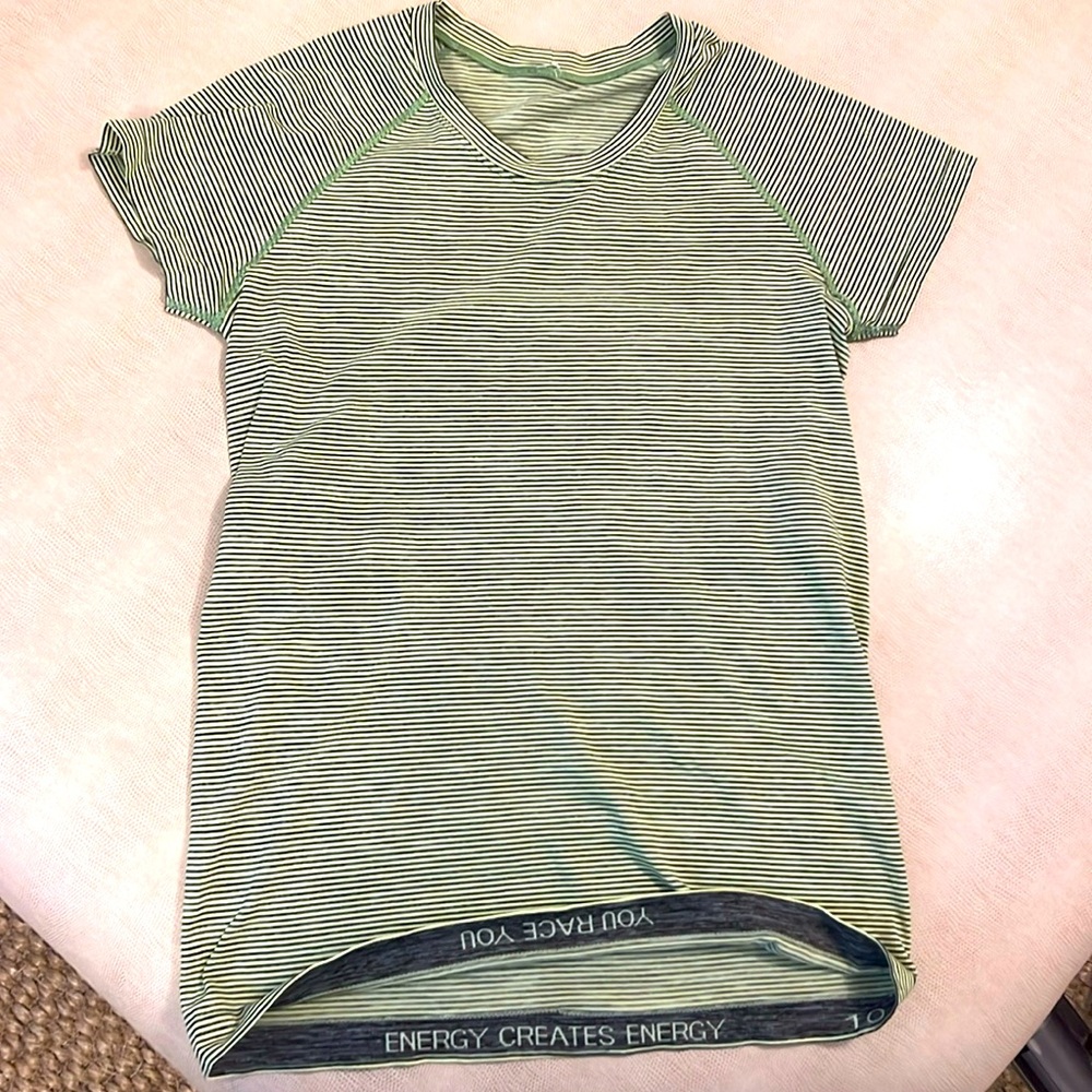 Lululemon tee